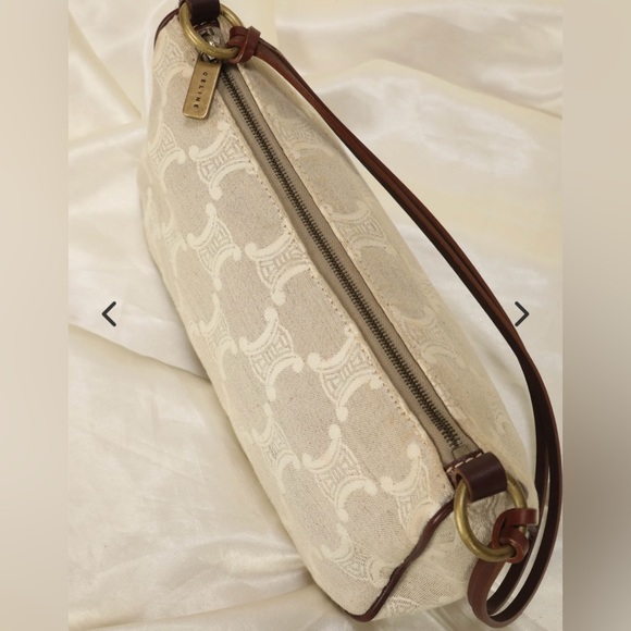 Authentic Celine Triomphe Pochette - Picture 10 of 16